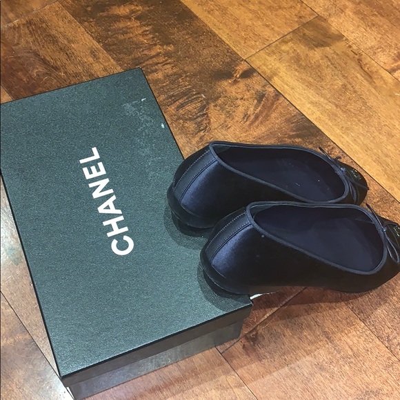 Authentic satin Chanel Navy ballet flats - Picture 2 of 6
